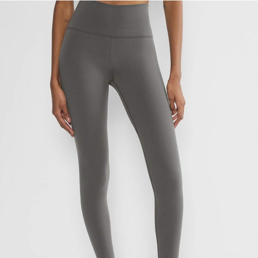 Aritzia High-Rise Leggings in Charcoal Gray - Picture 4 of 6